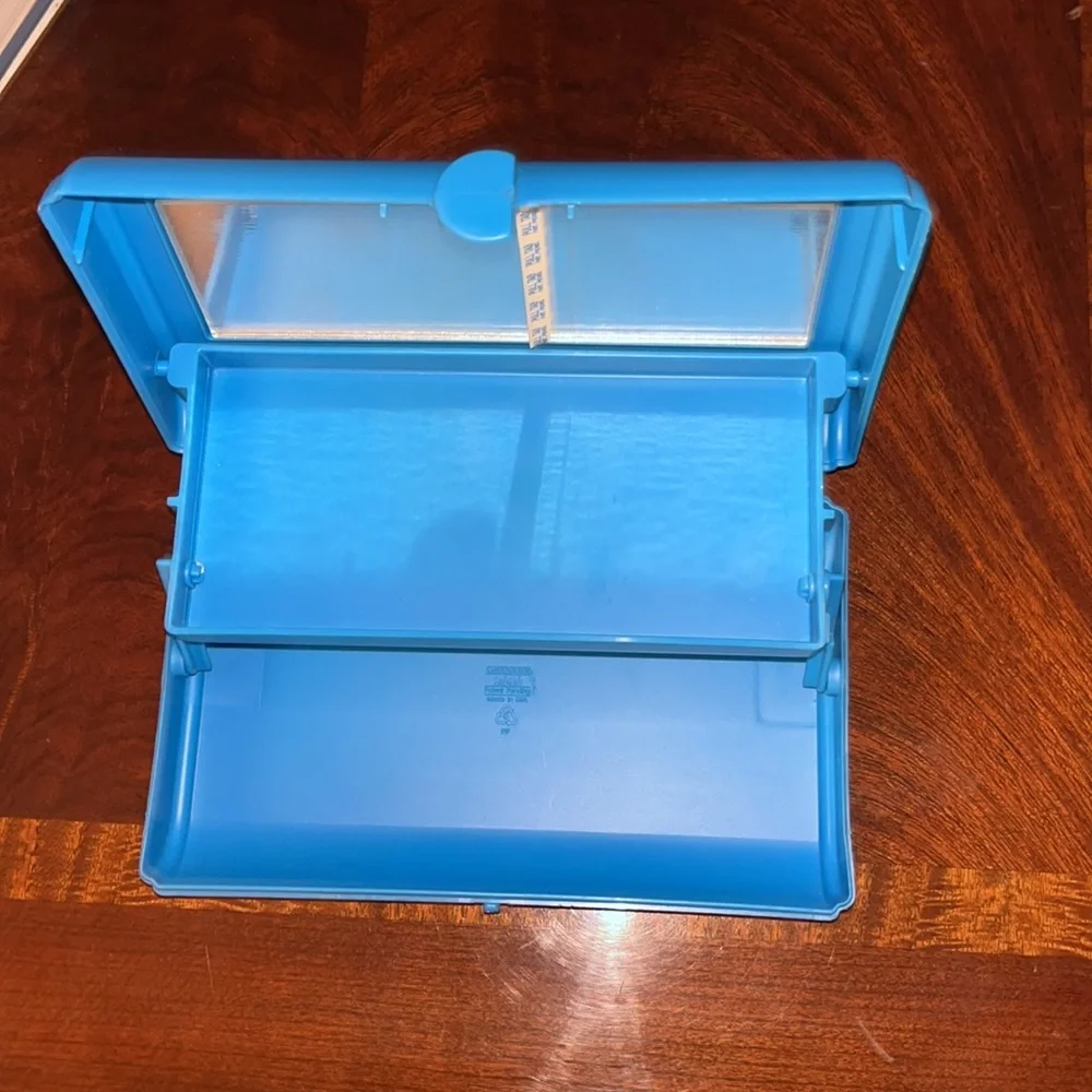 Vintage Caboodles Neutrogena Blue Make-Up Storage Case 8” X 4 1/2” 2” Tall